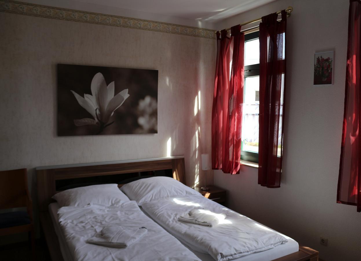 Gasthaus & Pension "Zur Rose" Weimar  Buitenkant foto