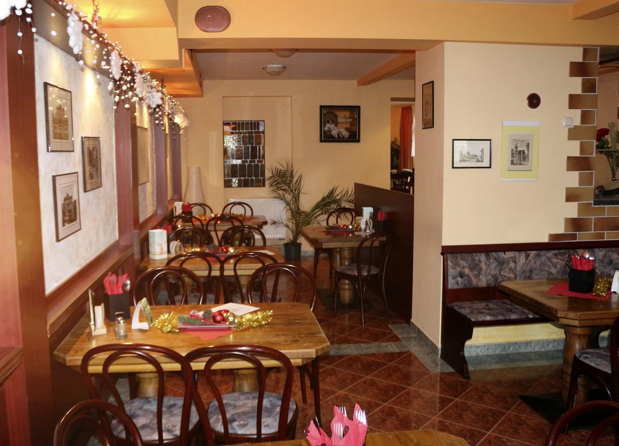 Gasthaus & Pension "Zur Rose" Weimar  Buitenkant foto