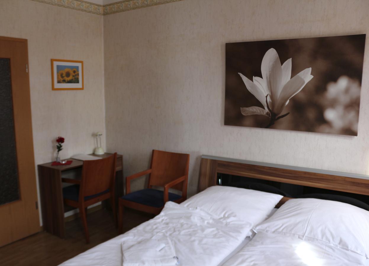 Gasthaus & Pension "Zur Rose" Weimar  Buitenkant foto